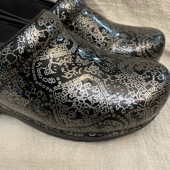 Dansko Women's Professional Metallic Floral Clog Size 39 Nursing US 8.5-9 - Picture 3 of 16